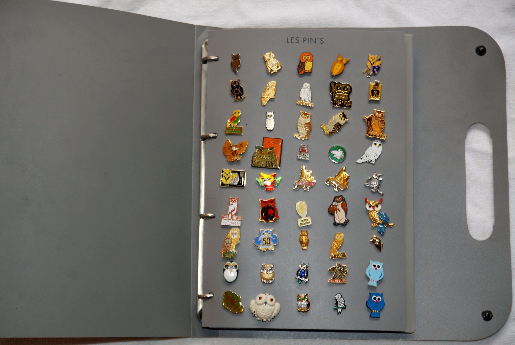 Album: Eulen Pin Sammlung 135 Stk – Nuovo (secondo la descrizione) da Biberist venduto da Peter1948 1