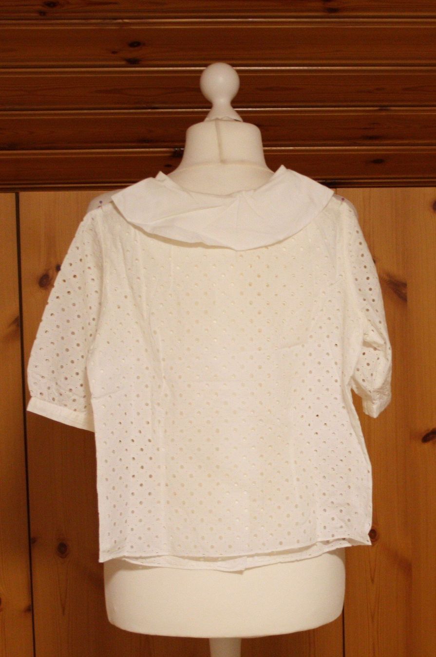Blusen: Bluse Lochstickerei weiss Gr. M – Gebraucht aus Flüelen von Diversicum-Vintage 3