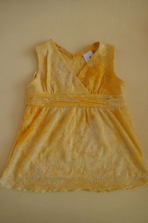 Elegantes, gelbes Top/T-Shirt, Gr. 104