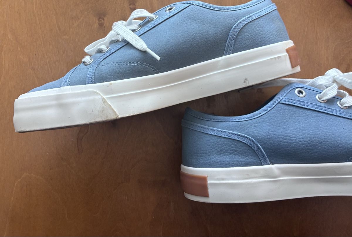 Chaussures hommes: Hellblaue Sneakers – D'occasion à Baden par Goldbaum 3