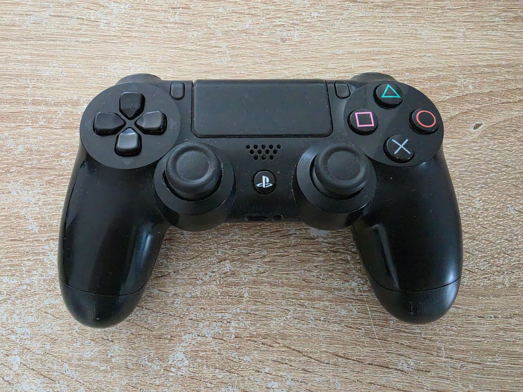 Sony Controller: Playstation 4 PS4 Controller – Usato da Sempach venduto da Knuckles17