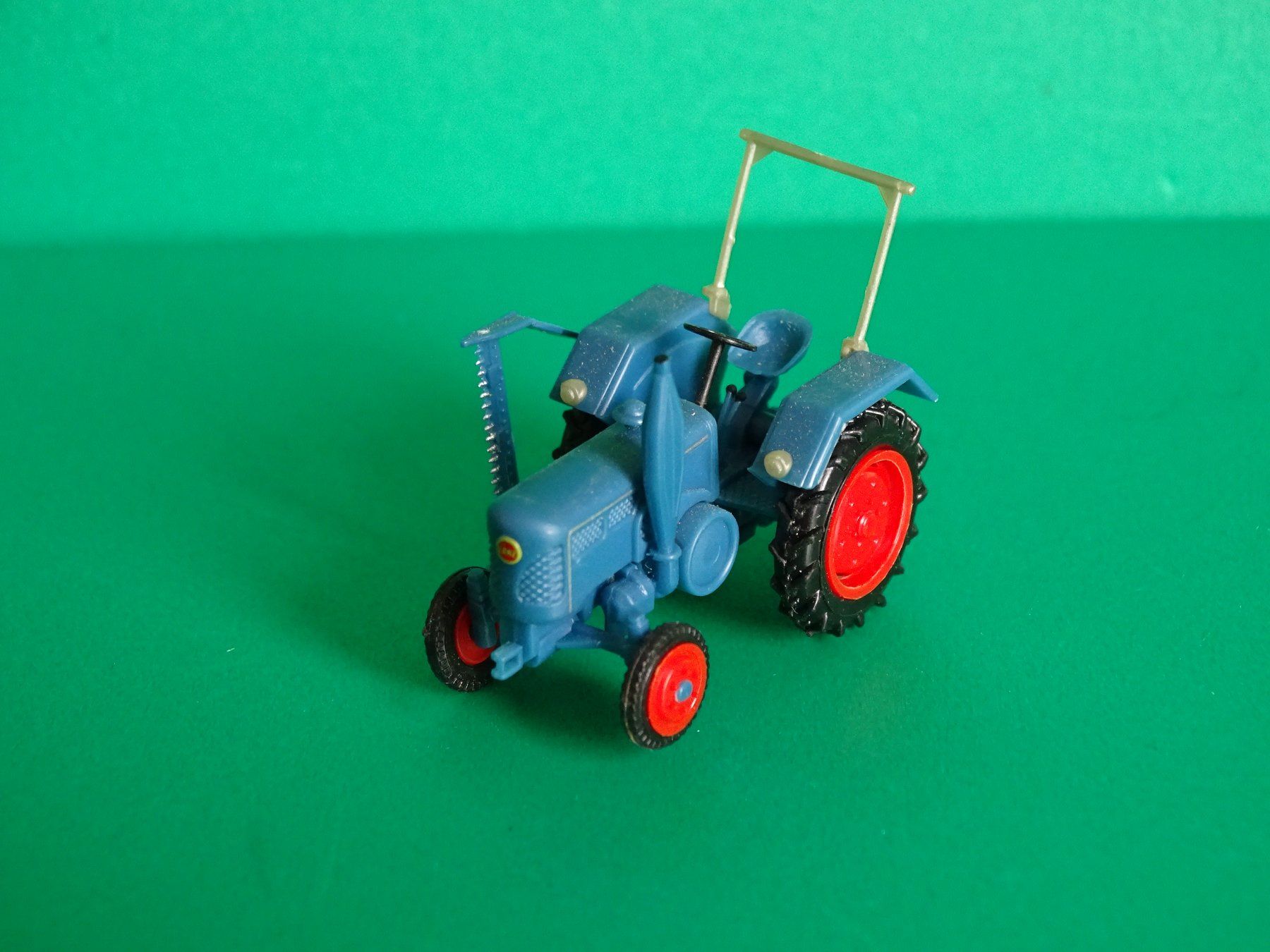 Wiking Modellini d'auto: Lanz Traktor von Wiking 1/87 – Usato da Bretzwil venduto da Meex