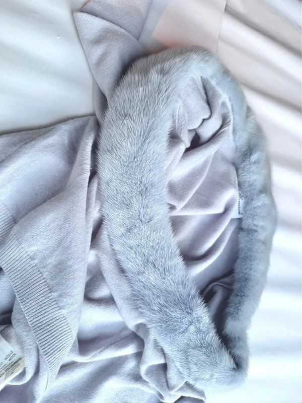 Maglioni & Felpe: Blumarine Angora Wolle Pulli mit echtem Nerz  38  it 44 – Usato da Obergösgen venduto da crystalfox 4