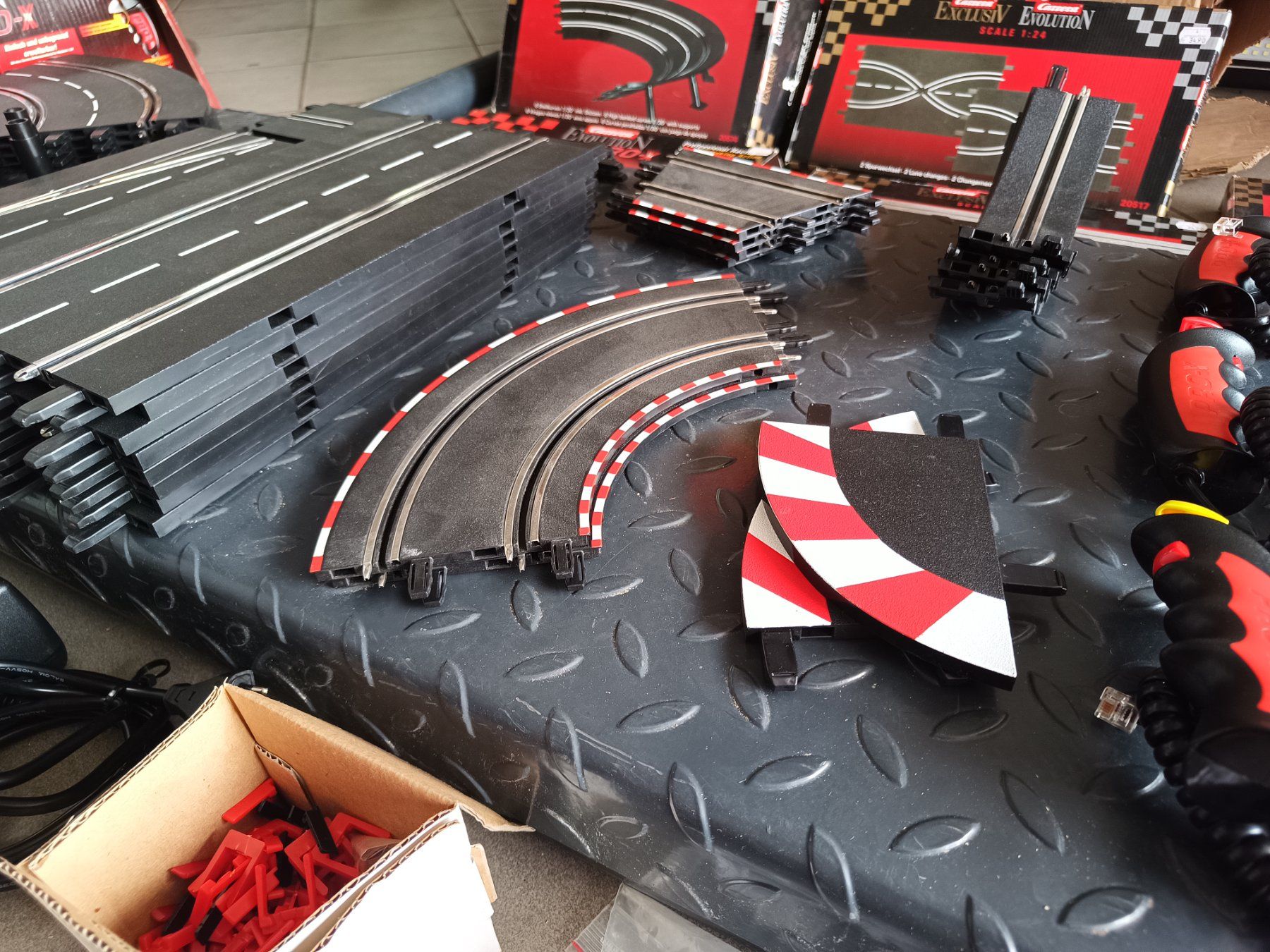 Carrera Rennbahnen: Carrera Evolution Pro- X – Defekt aus Oberegg von A-Z.Handel.Loehrer 6