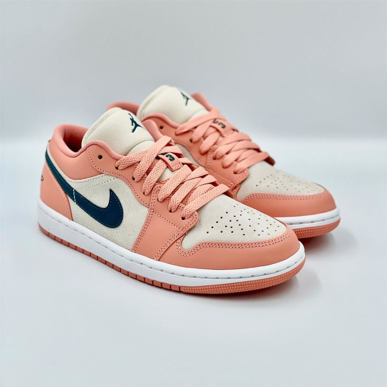 Jordan Scarpe da donna: Jordan 1 Low Madder Root EU 40 – Nuovo e nell'imballaggio originale da Erlinsbach venduto da sasneakers
