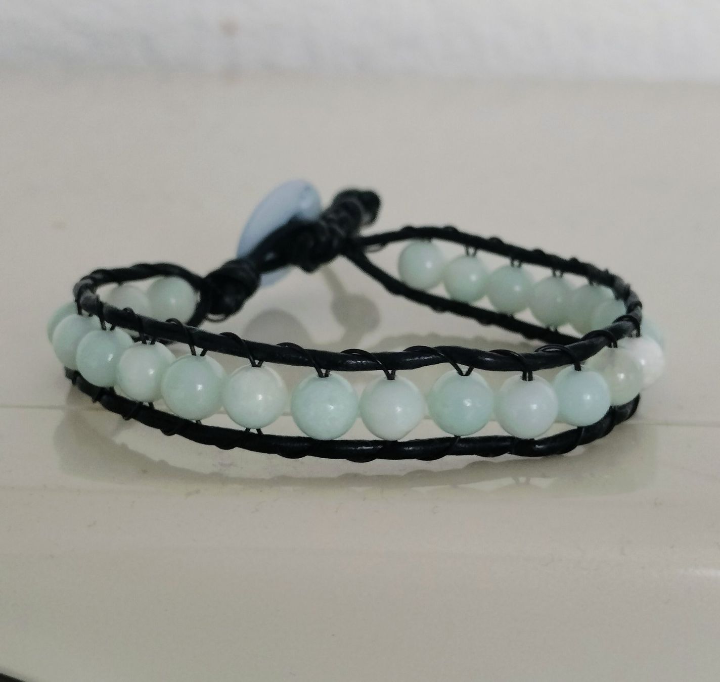 Bracciali & Braccialetti: Amazonit Edelsteinarmband mit schwarzen Leder✨ – Nuovo (secondo la descrizione) da Schwyz venduto da els_7cys