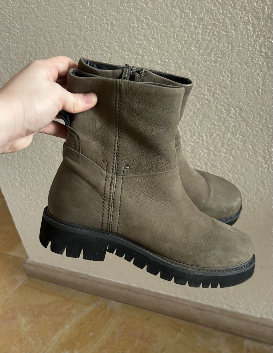 Scarpe da donna: Echtleder Stiefel – Nuovo (secondo la descrizione) da Hofstetten SO venduto da swmdw