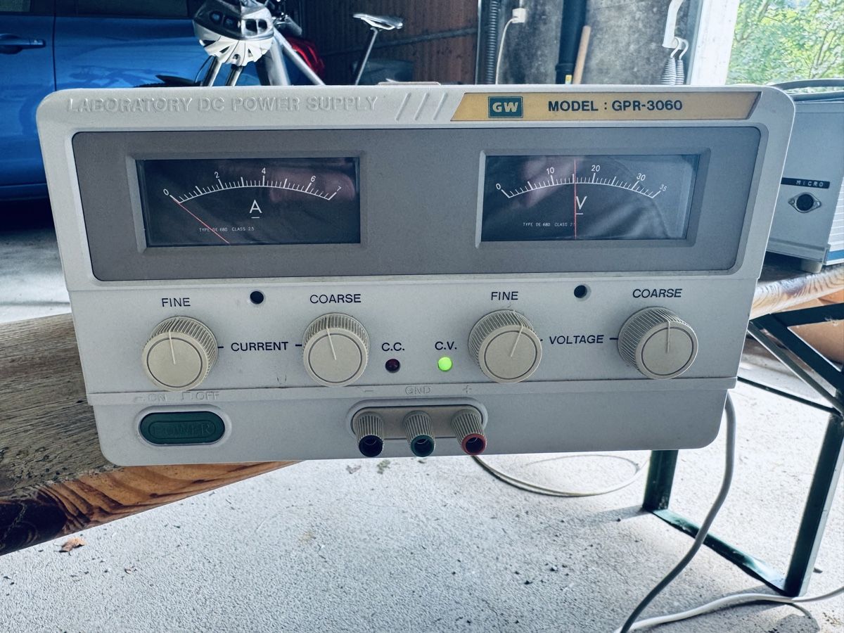 Misurare: Laboratory Power Supply GW Model GPR-3060 – Usato da Sternenberg venduto da Mcfraui 1