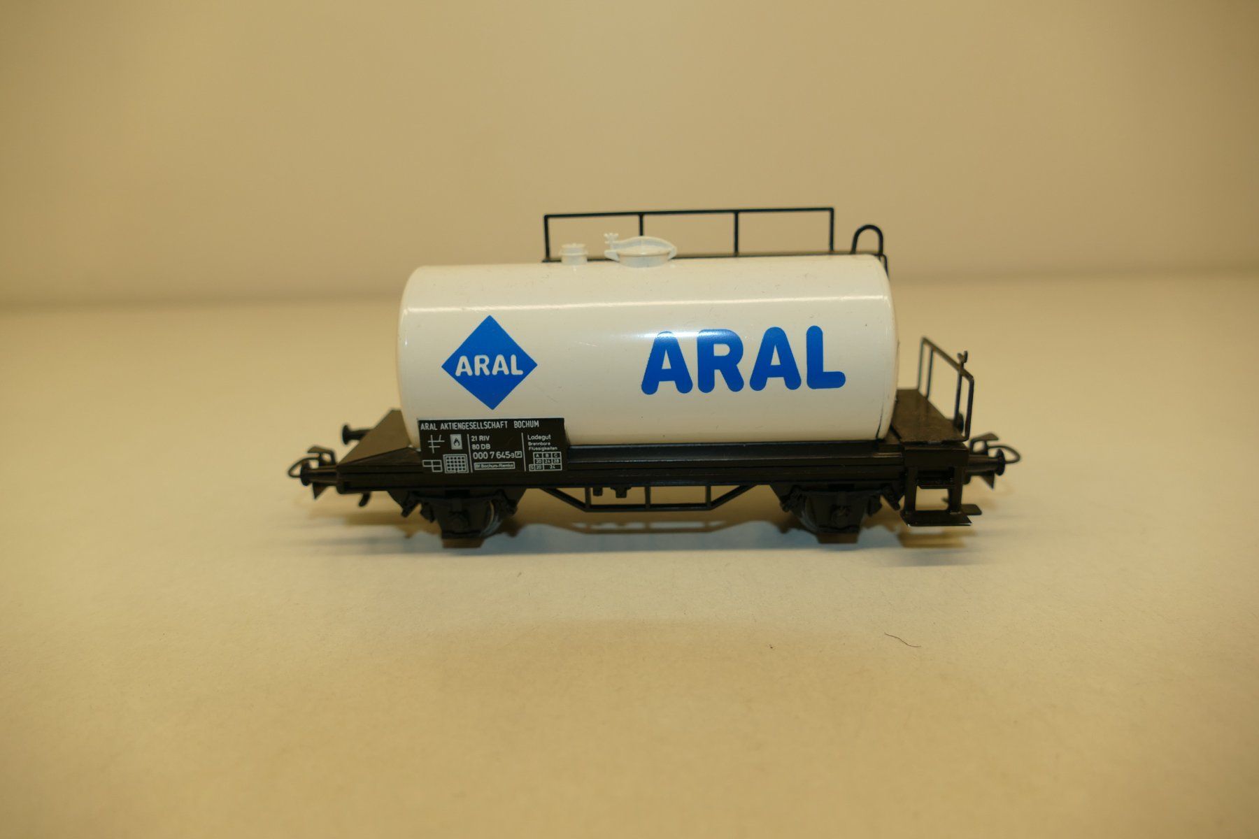 Märklin Modelleisenbahnen: Märklin H0: DB Kesselwagen Aral – Neu (gemäss Beschreibung) aus Niederhasli von rail-duerst 3