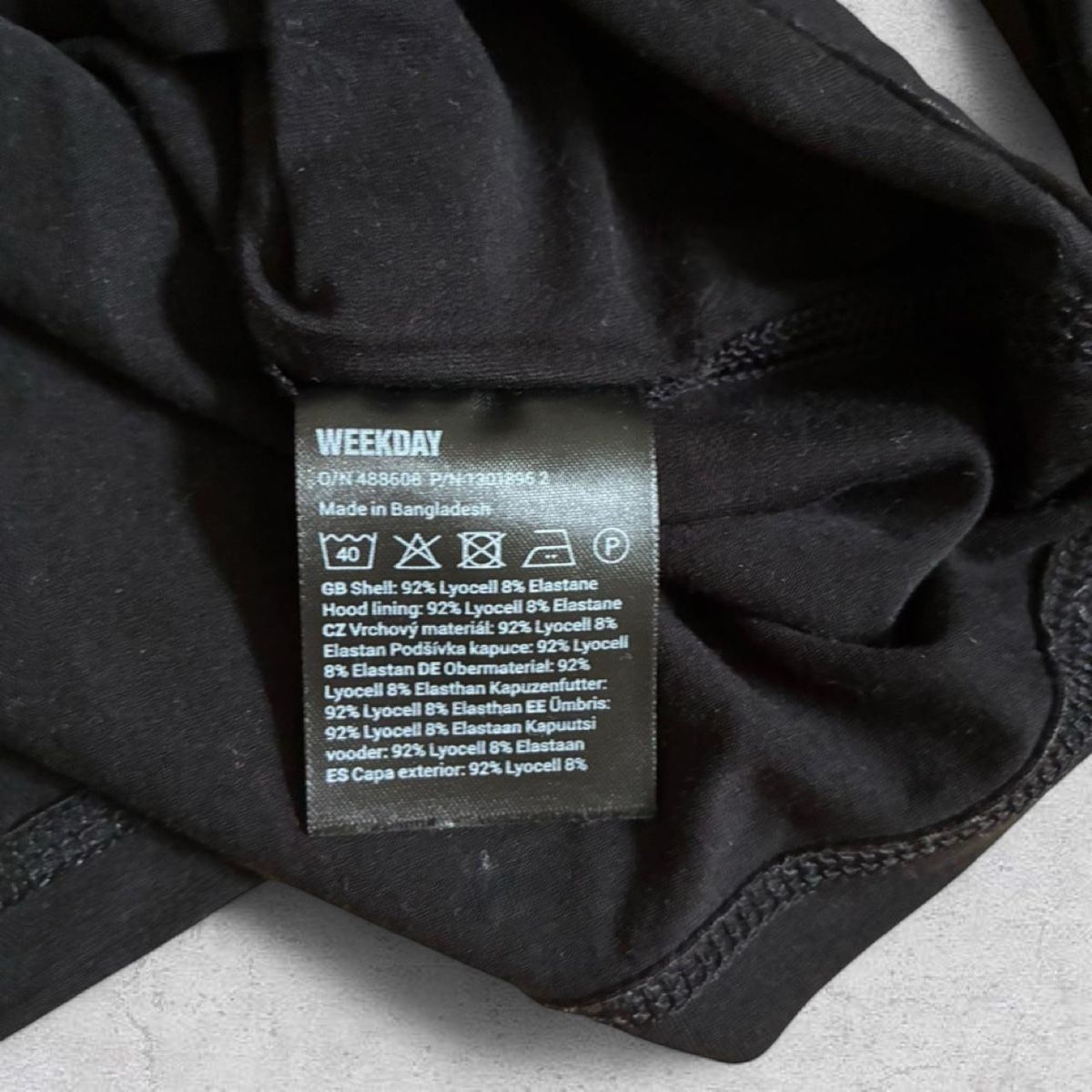 Weekday Top: weekday slim fit lyocell zip hoodie – Nuovo (secondo la descrizione) da Zürich venduto da h_studio_edit 2