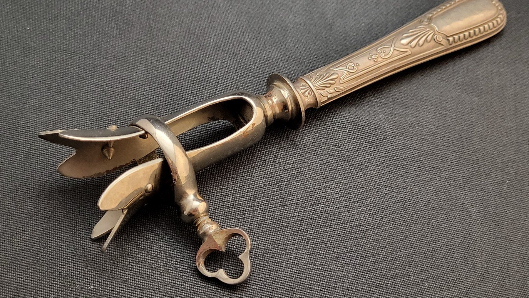 Figuren: Keulen-Halter – Gebraucht aus Basel von spinne02 3