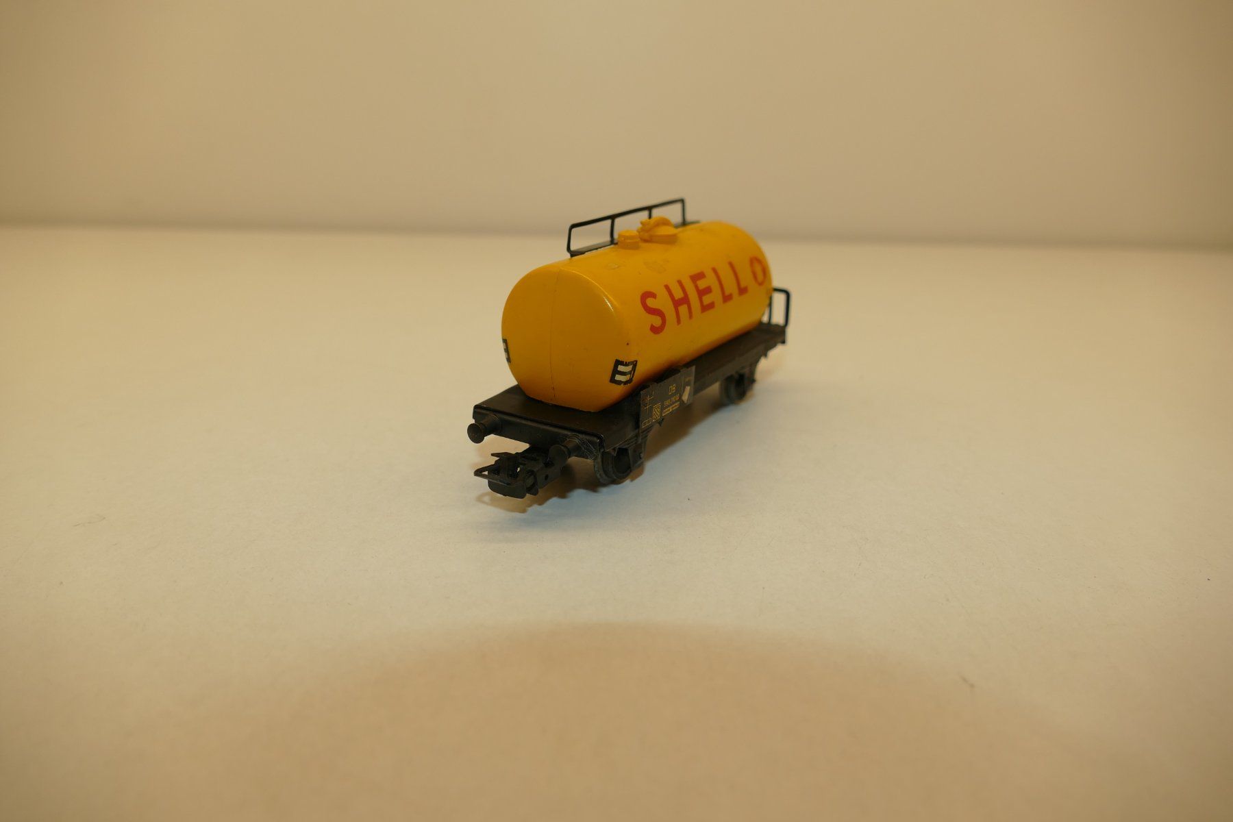 Märklin Modellini di ferrovie: Märklin H0: DB Kesselwagen Shell – Usato da Niederhasli venduto da rail-duerst 3
