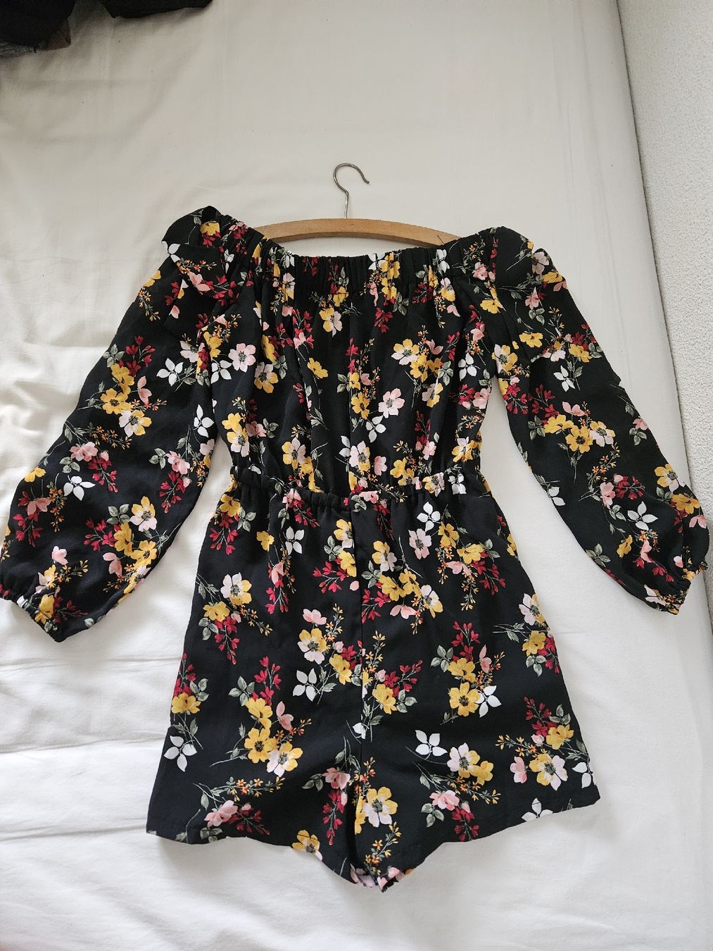H&M Jumpsuits: Jumpsuit, Overall mit Blumenmuster, Grösse S – Gebraucht aus Abtwil AG von Ayline.a8
