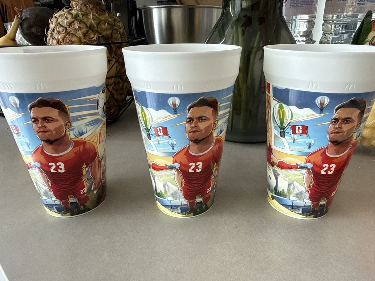 Contenitori & Simili: Mc Donalds Shaqiri Becher 3 Stück – Nuovo (secondo la descrizione) da Schübelbach venduto da Ena84