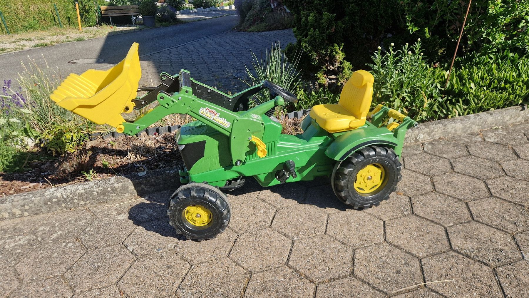 John Deere Fahrzeuge für Kinder: John Deer Trettraktor – Gebraucht aus Geuensee von neuschnee82 1