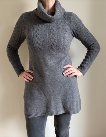Graues Strickkleid mit Zopfmuster, Grösse L, warm