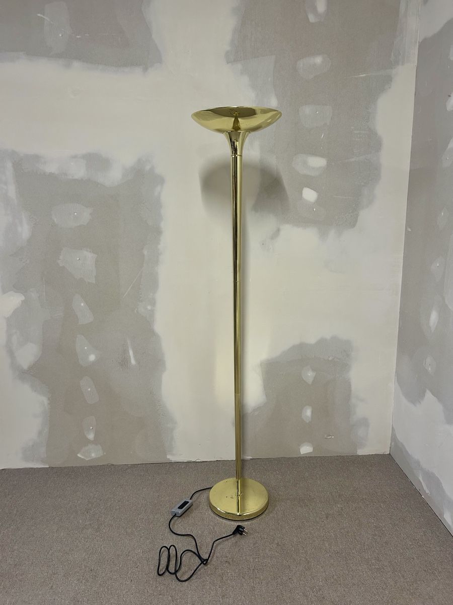 Lampade: Elegante Stehlampe in Messing – Usato da Rickenbach ZH venduto da Der-Insider