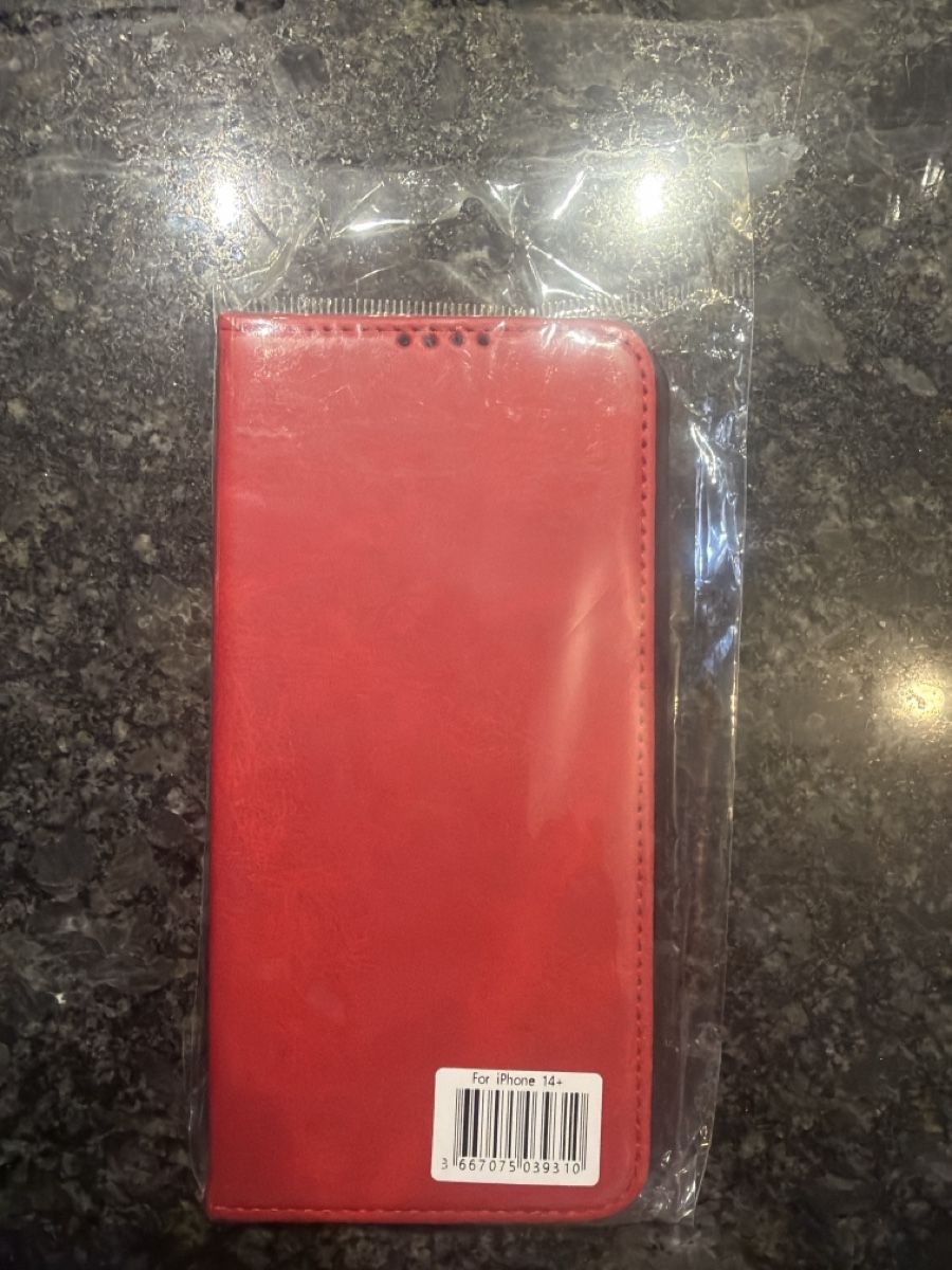 Apple Covers & Schutzfolien: Étui iPhone 14 Plus rouge neuf  – Neu und originalverpackt aus Yverdon-les-Bains von ame_7f2x