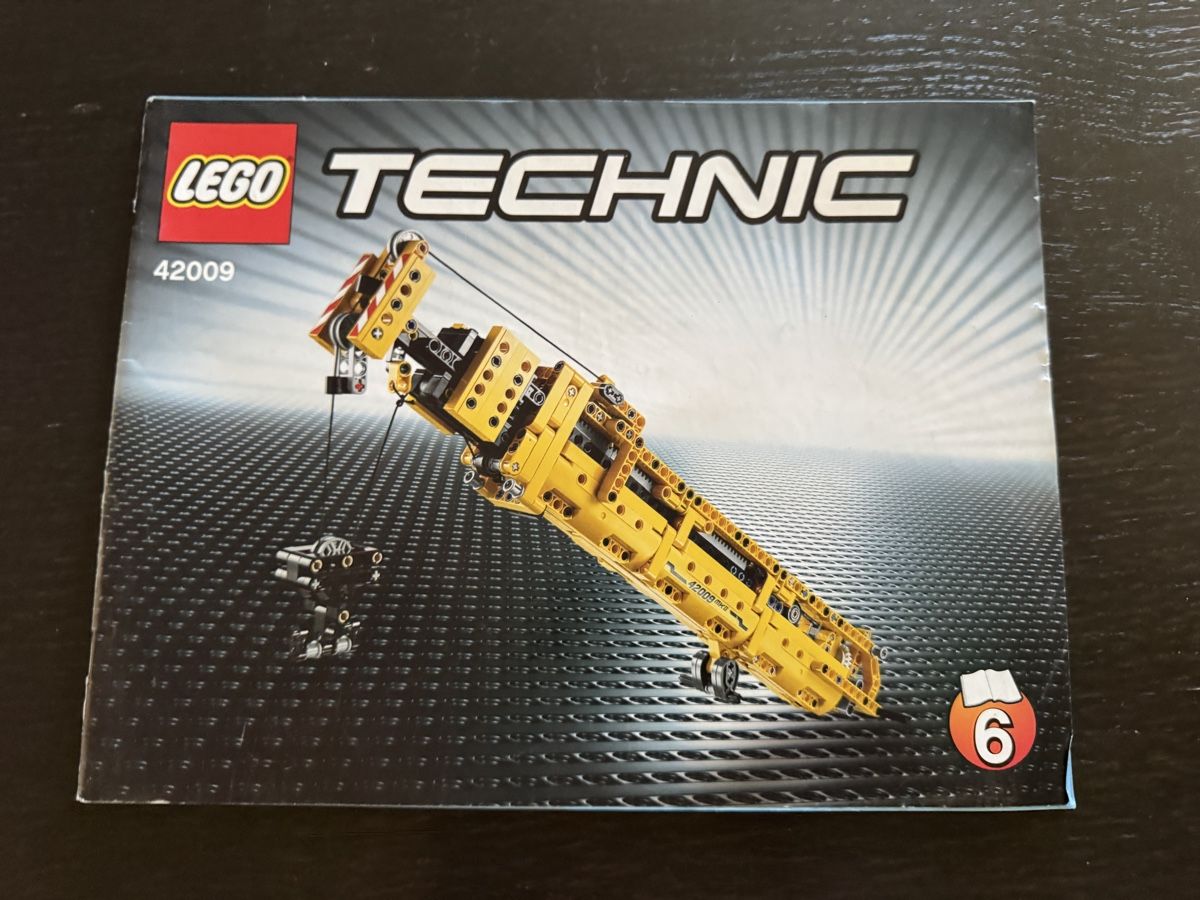 Lego Spielzeuge: Lego Technic Schwerlastkran 42009 – Gebraucht aus Rümlang von MR8 9