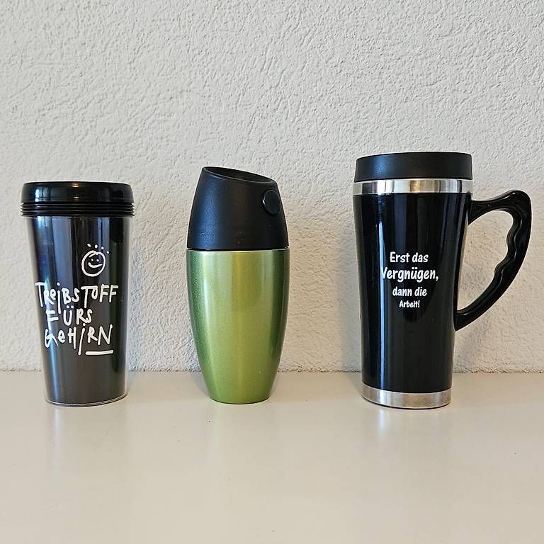 Tasses: Tee Mugs – D'occasion à Rotkreuz par Manfi11
