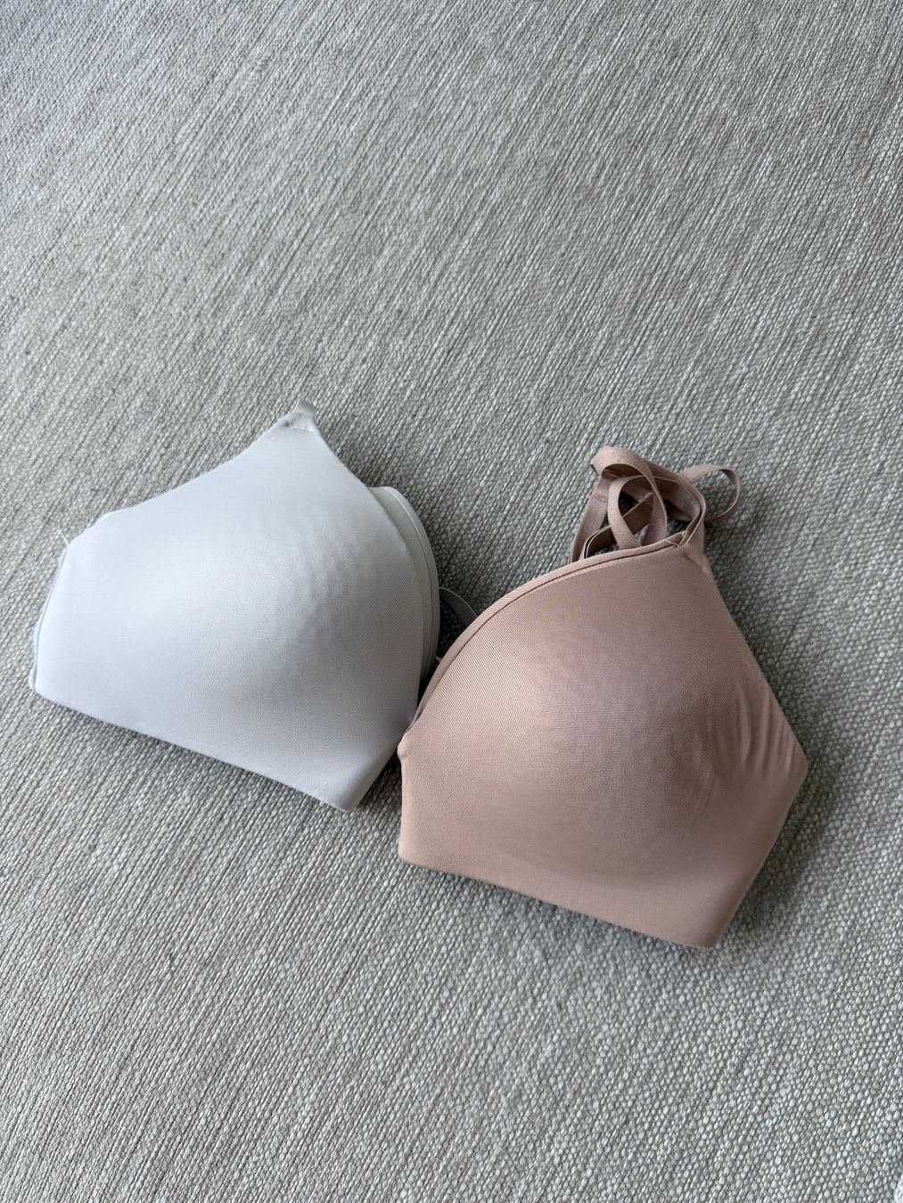 H&M Altra biancheria intima: 2 H&M classic bras B75 (white + beige) – Nuovo (secondo la descrizione) da Genève venduto da fat_5zzp 3