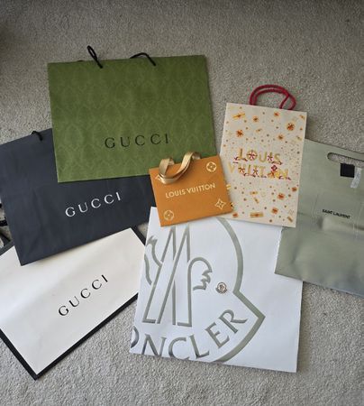 Luxus-Taschen GUCCI Louis Vuitton Moncler Saint Laurent