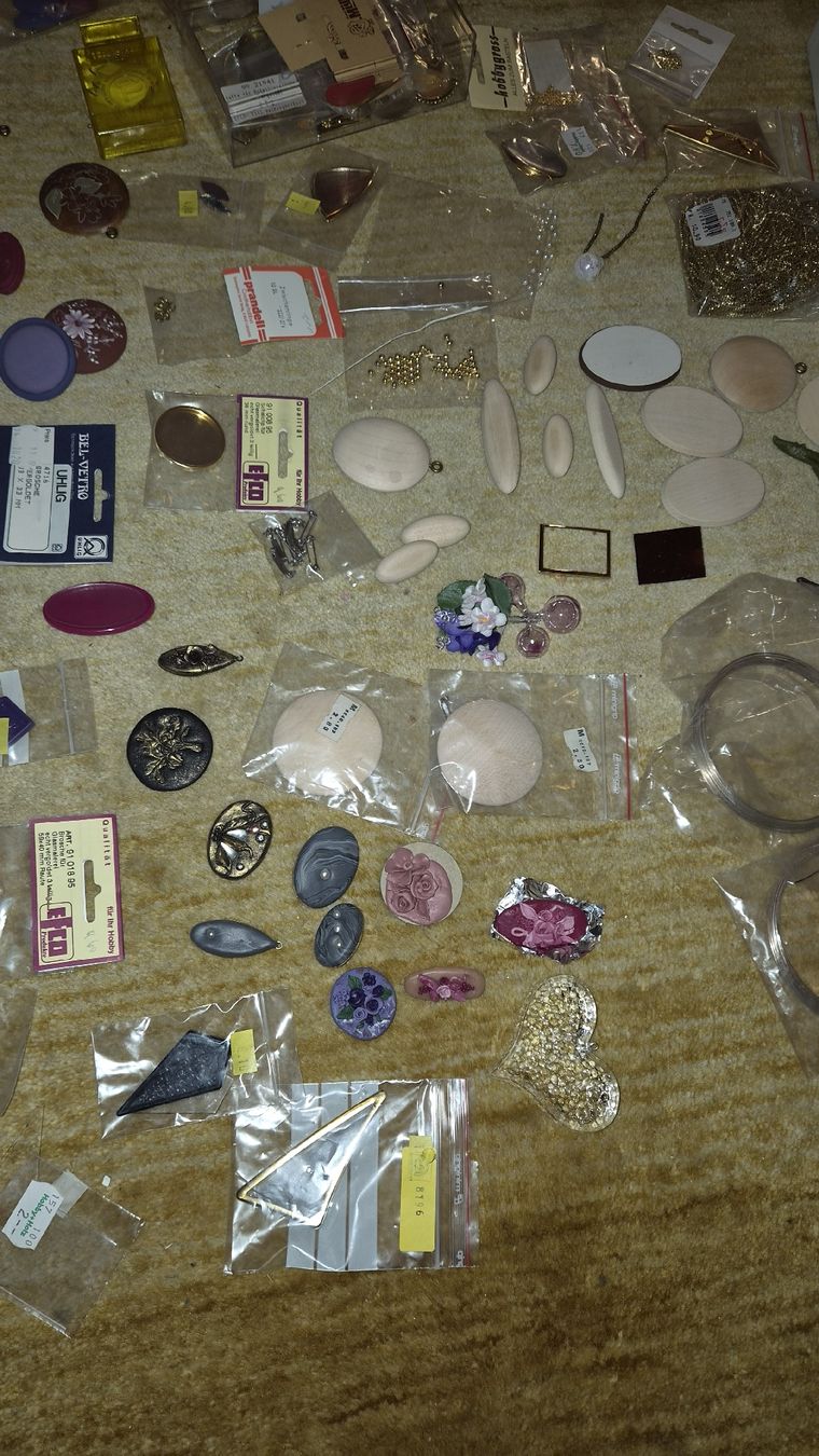 Kit bricolage: Bastelset Broschen Riesensammlung  – Nuovo (secondo la descrizione) da Kölliken venduto da MissesBossTop1 3
