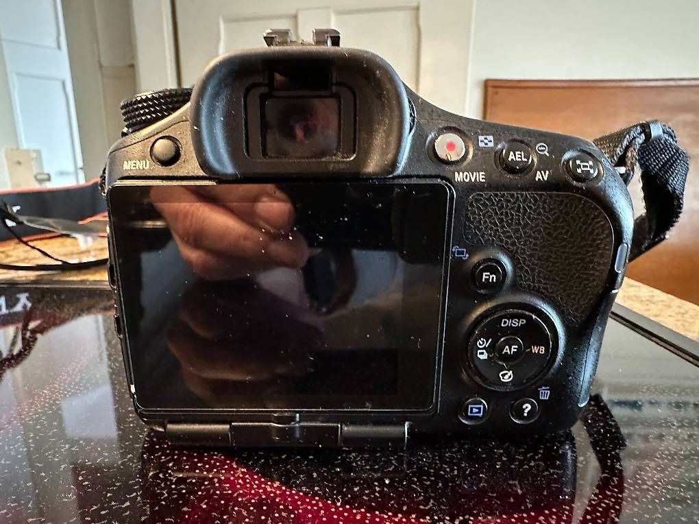 Fotocamera: Sony Alpha 65 Systemkamera – Usato da Münchenstein venduto da Vorsorge 3