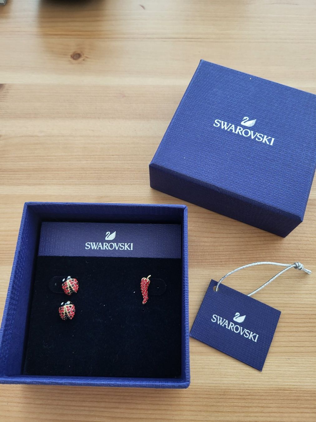 Swarovski Orecchini pendenti & Orecchini a lobo: Swarovski Ohrstecker NEU – Nuovo e nell'imballaggio originale da Küsnacht ZH venduto da Jasmin2000