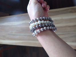 Fun light non-real pearl immitation bracelets 4 for CHF 8