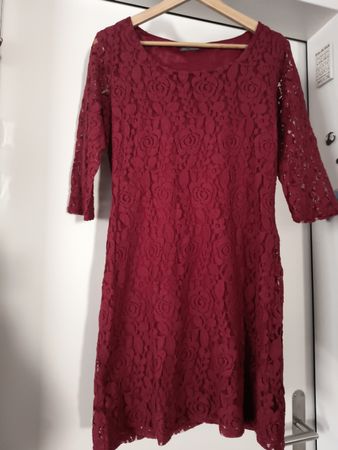 Festliches Spitzenkleid von Yessica, Gr. ca. 44, Weinrot