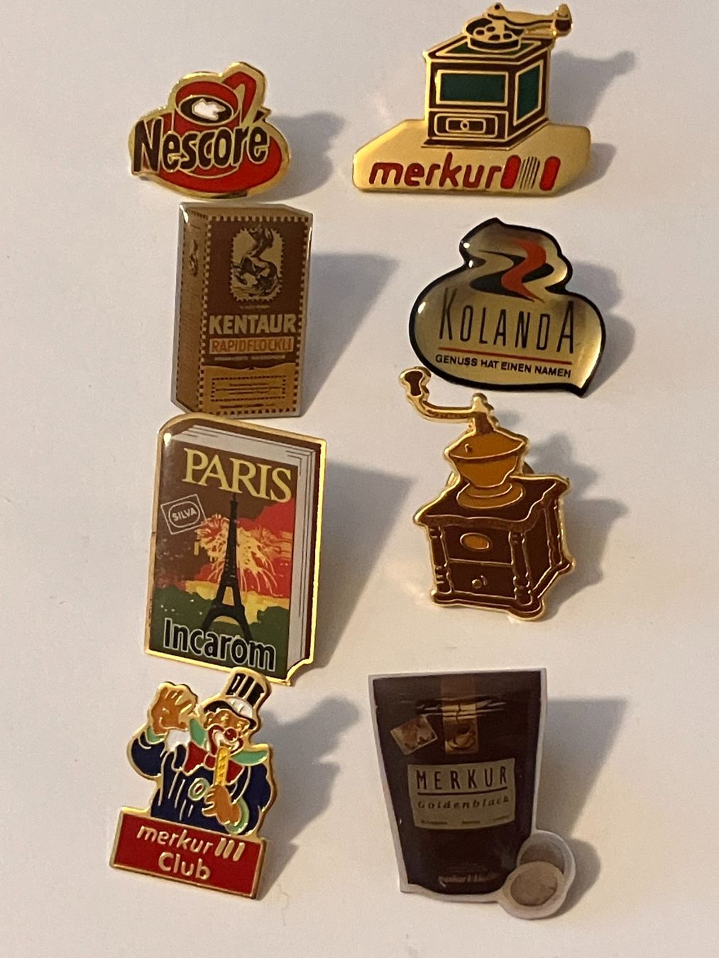 Placchette & Badge: 8 Pin Kaffee Merkus Kolanda Incarom etc. – Usato da Basel venduto da djwwpp