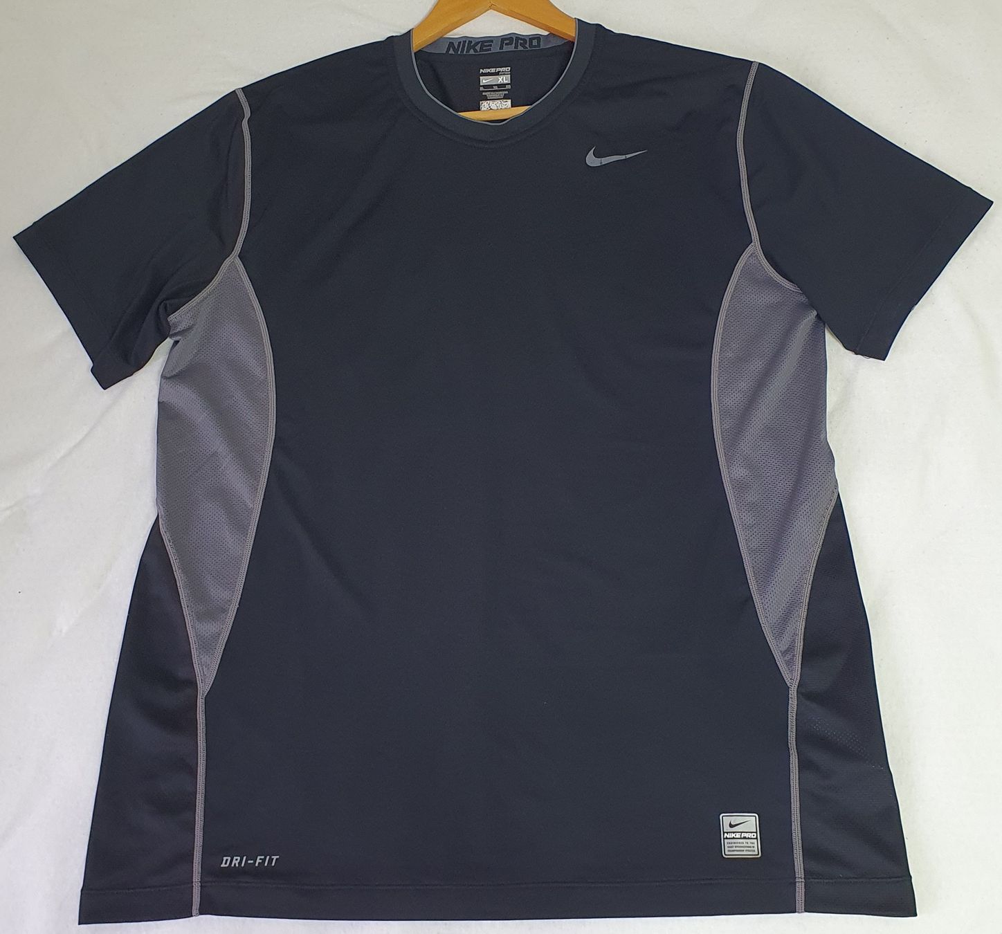 Nike T-Shirts: nike tshirt G L/XL – Gebraucht aus Maienfeld von tobeyl2020 2