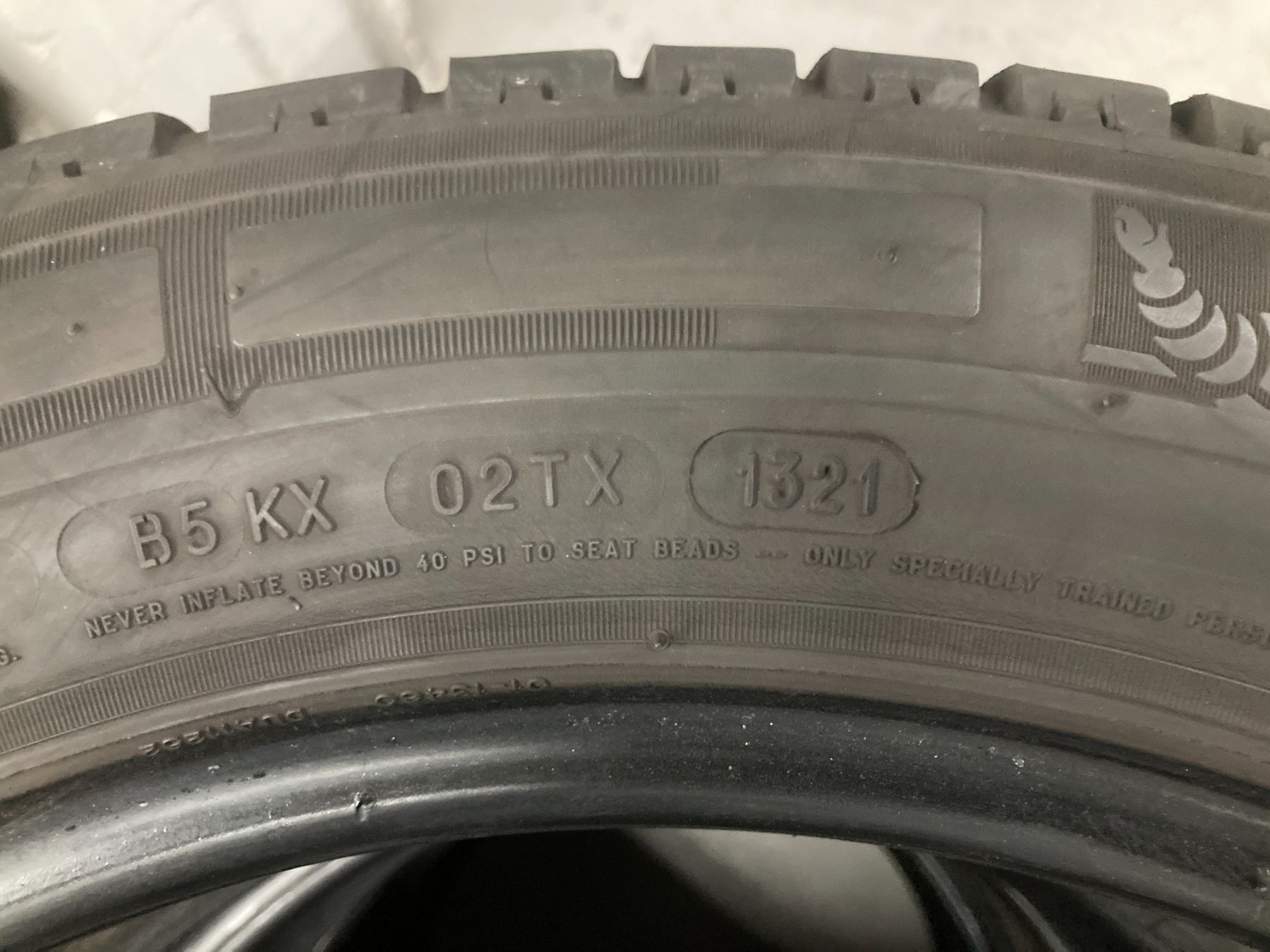 Michelin Pneus & Kompletträder: Sommerpneu  215/60R17 C Michelin – Gebraucht aus Cham von WB2223 3