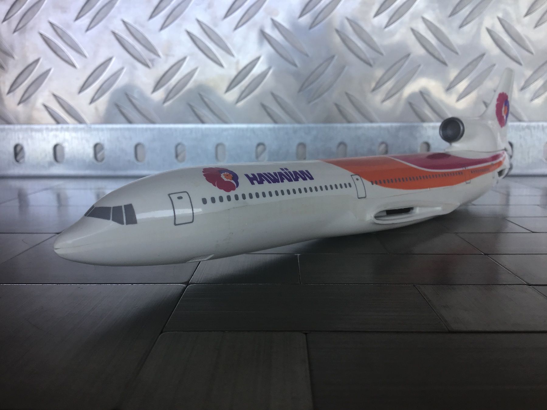 Modellbausätze & Standmodelle: WOOSTER WORLD  AIRLINES – Gebraucht aus Männedorf von Spezial-Modelle 1