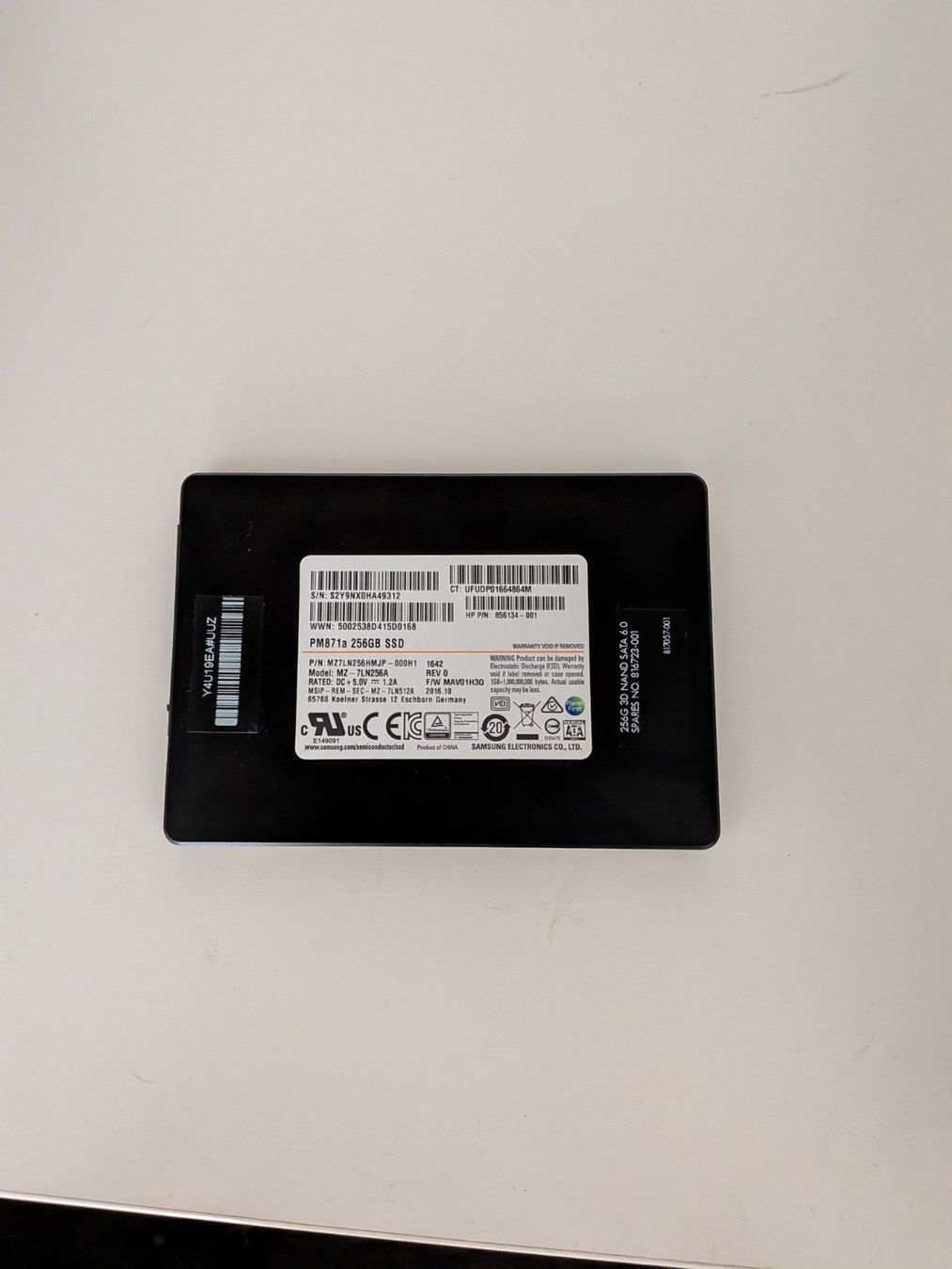 Samsung Dischi rigidi: SSD Samsung 2.5" 256 GB SATA 6.0 Gbps – Usato da Genève venduto da hbs_pro