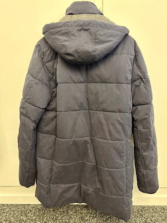 Giacche: Hochwertige Winterjacke – Usato da Gossau SG venduto da Vanuatu 1
