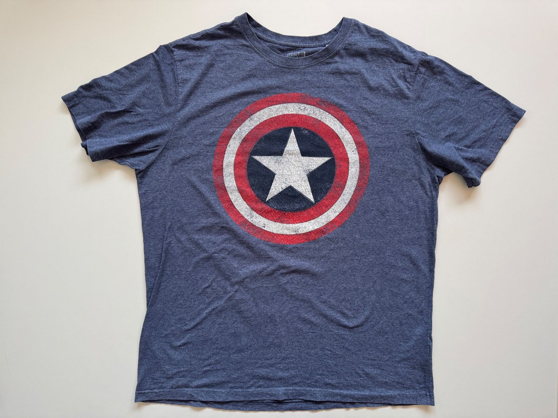 T-shirt: Captain America Marvel  MEN 2XL XXL – Usato da Neuchâtel venduto da _Easy_to_Find_