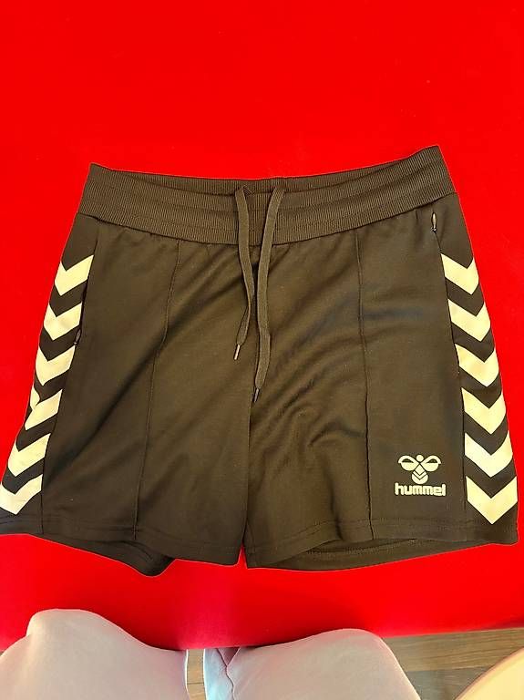 Pantaloni: Hummel Shorts – Usato da Winterthur venduto da ene_2sbh