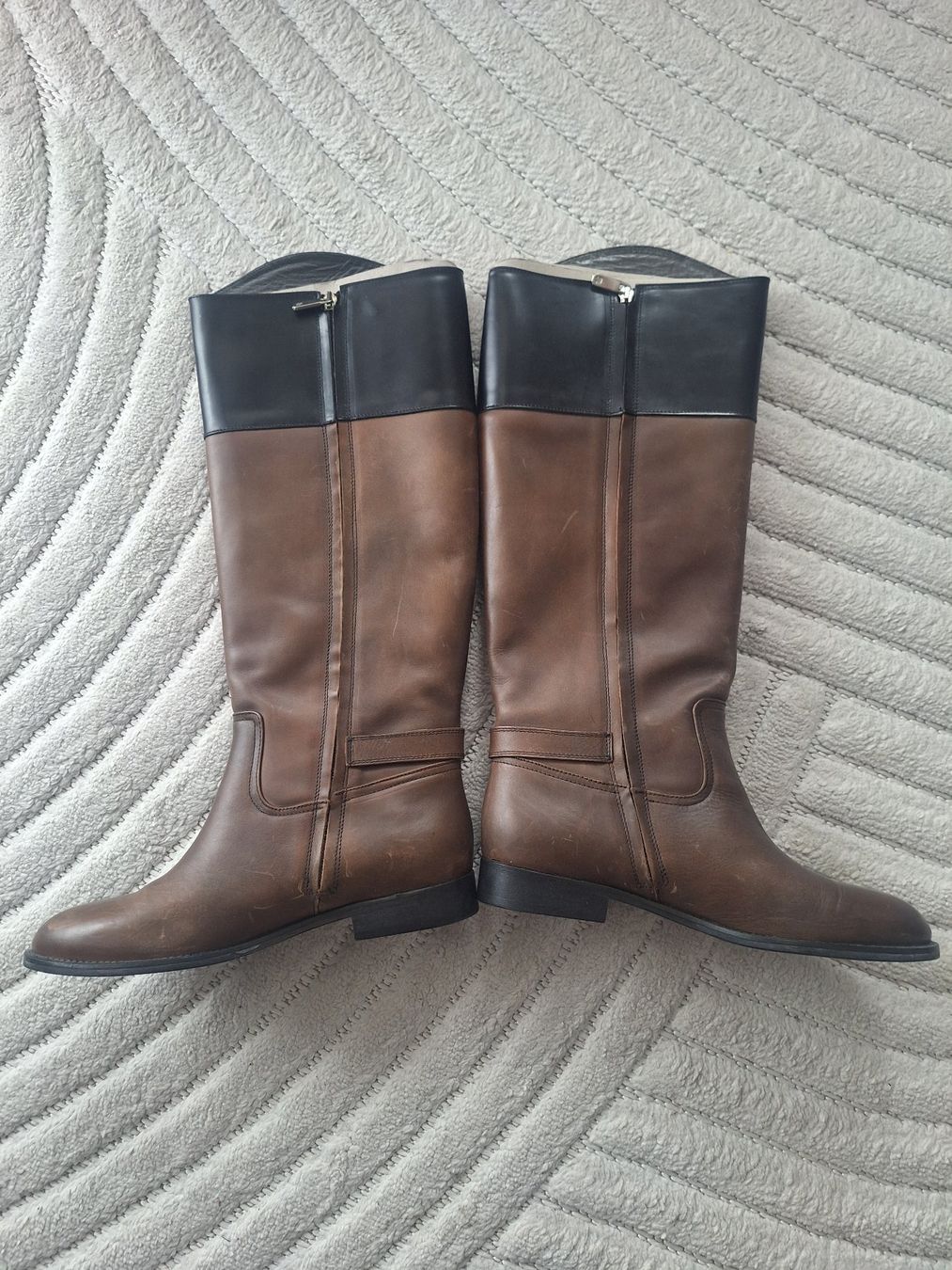 Navyboot Scarpe da donna: Dunkelbraune Lederstiefel von Navyboot, Grösse 41 – Nuovo (secondo la descrizione) da Oberaegeri venduto da pinyossus 1