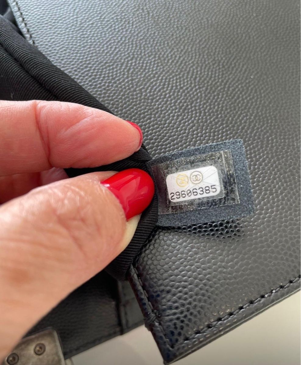 Chanel Sacs femmes: Chanel Boy Black Caviar Medium – Neuf (Voir description) à St-Légier-Chiésaz par candidog 3