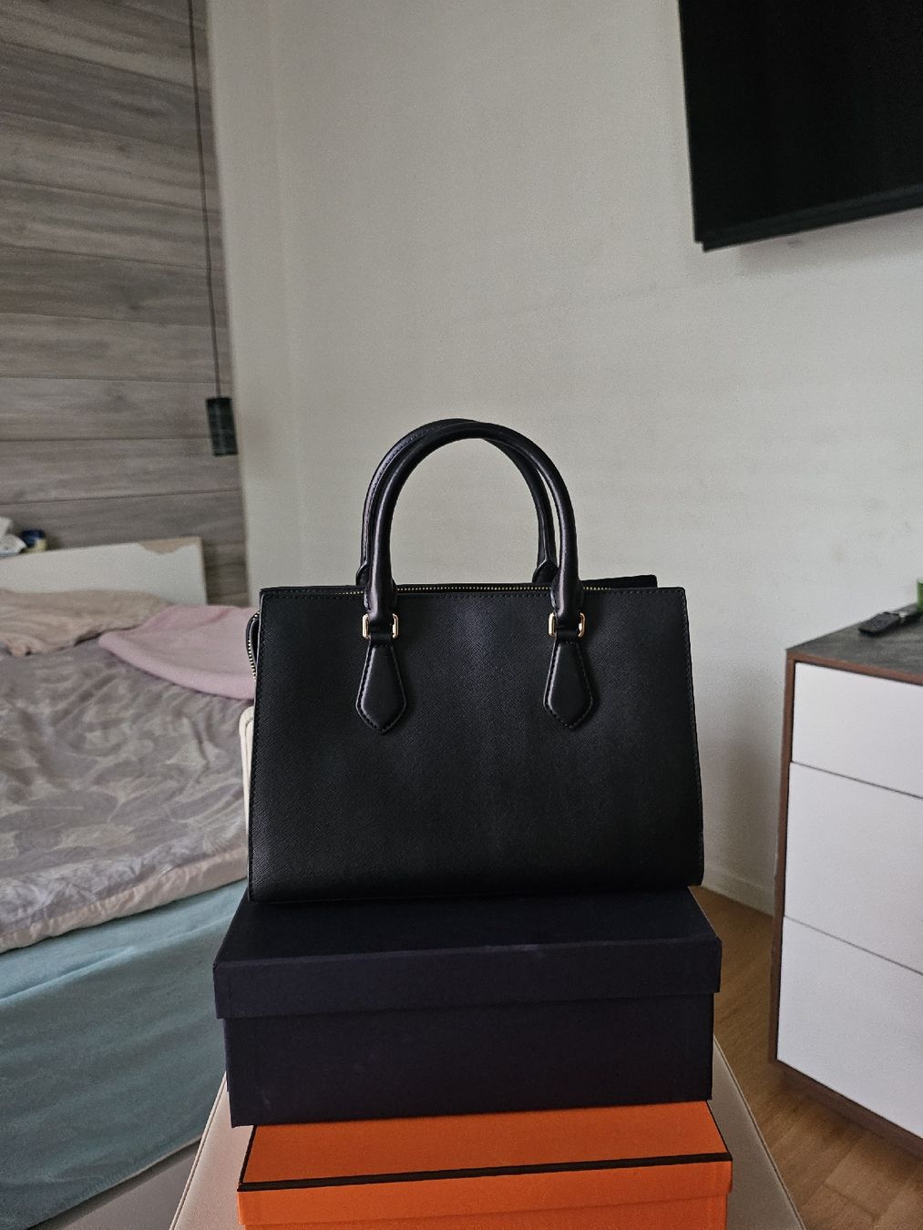 Borse da donna: Michael Kors Black Handbag – Nuovo (secondo la descrizione) da Zürich venduto da ame_5n7g 2