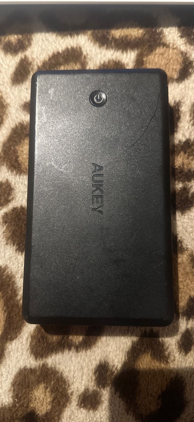 Aukey Ladegeräte: Powerbank mit 30000 mAh – Gebraucht aus uzwil von Semkii.j 1