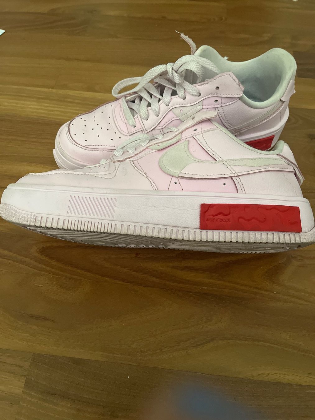 Chaussures femmes: Nike Valentins air force 1 – D'occasion à Frauenfeld par Lollipop77 1