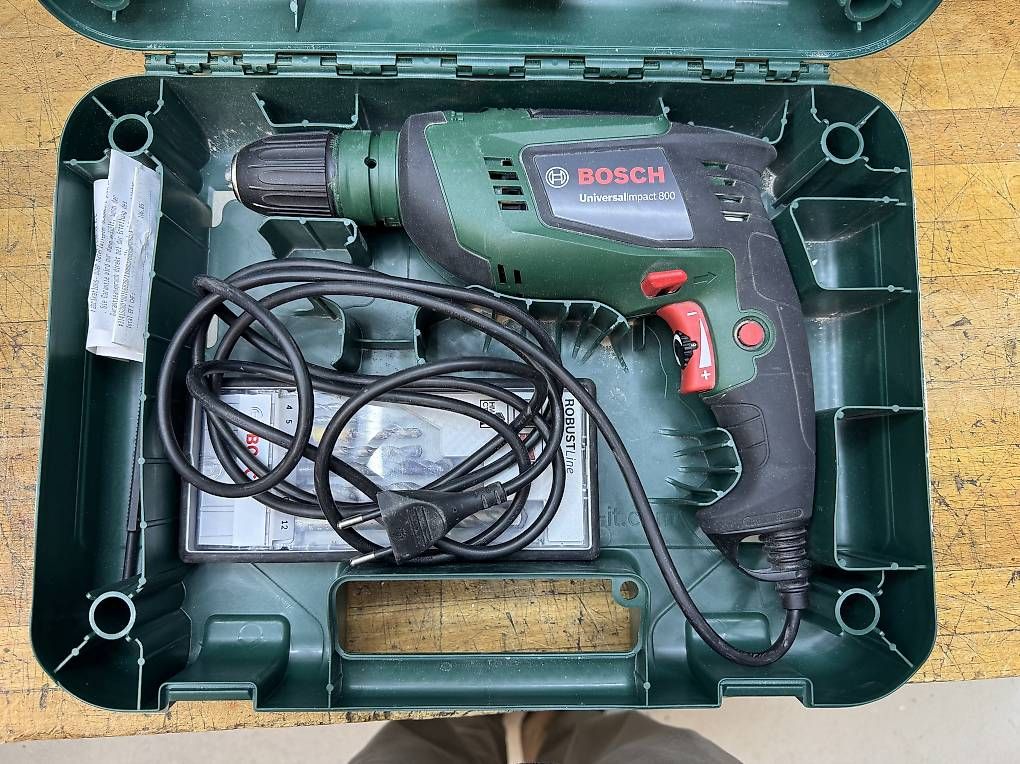 Trapani: Bosch UniversalImpact 800 Schlagbohrmaschine – Usato da Winterthur venduto da Goldeneye7