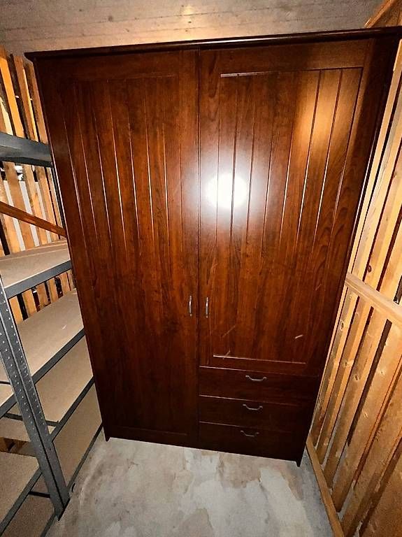 Armoires: Wardrobe (100 CHF) - Zurich – D'occasion à Zürich par nev_58mx