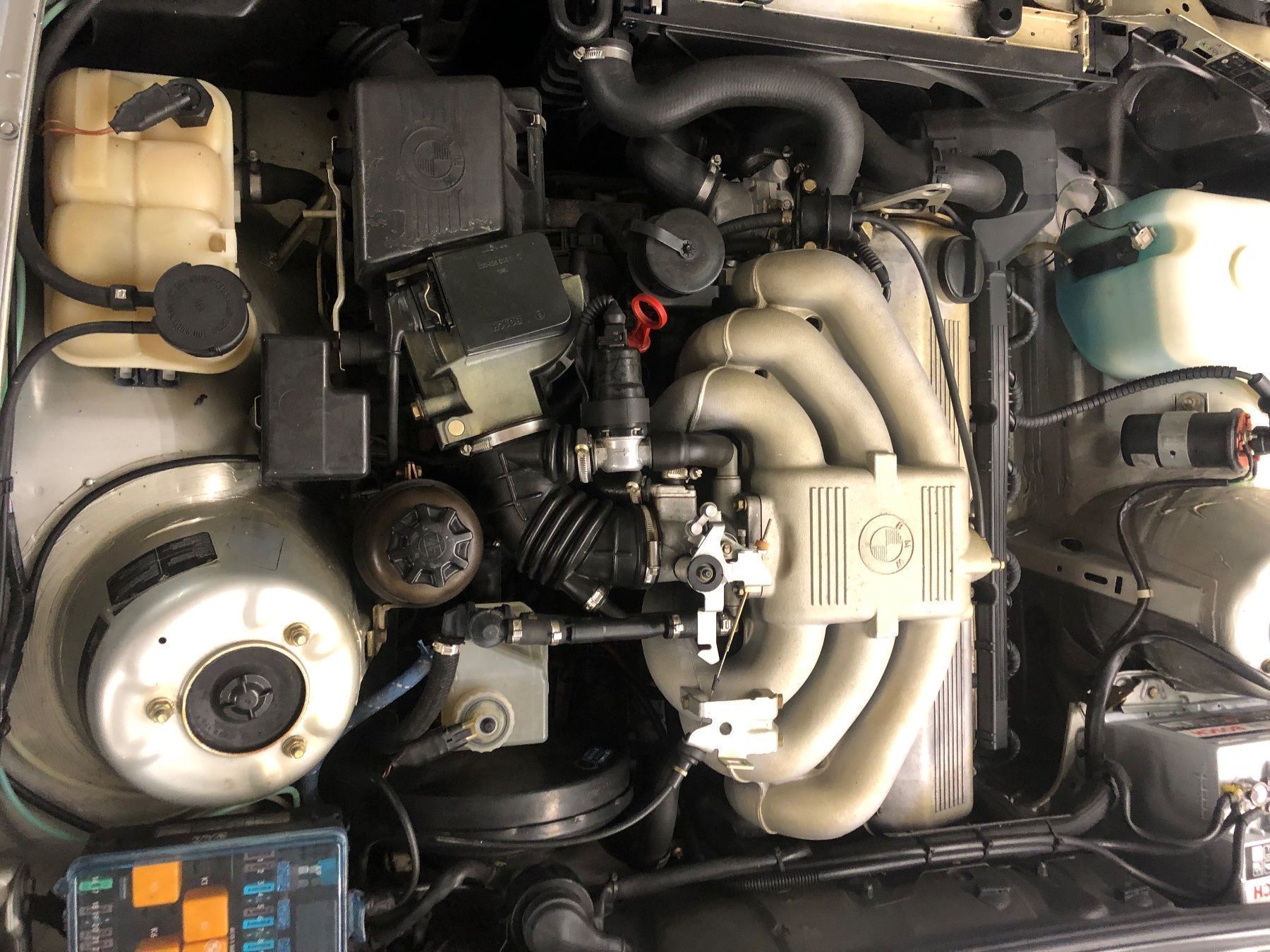 BMW Automobili: Bmw E30 320i original Edition mit Sportpaket mit  Shadowline – Usato da Immensee venduto da AutoTrader24 9