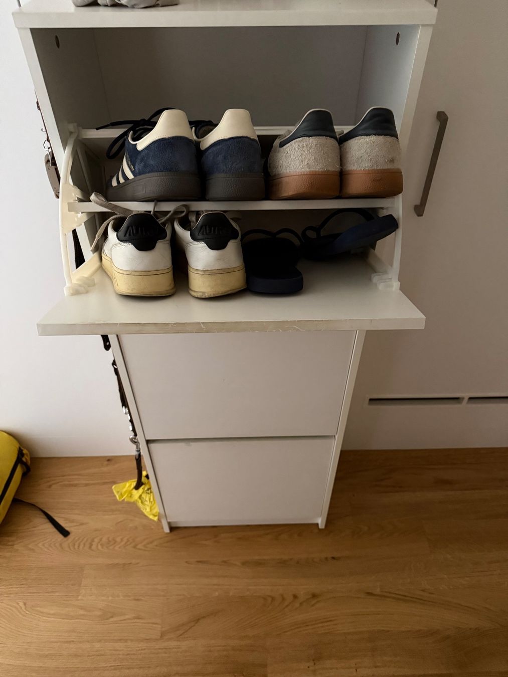 Ikea Armadi: Schuhschrank weiss 3 Klappen – Usato da Zürich venduto da ann_5jfx 1