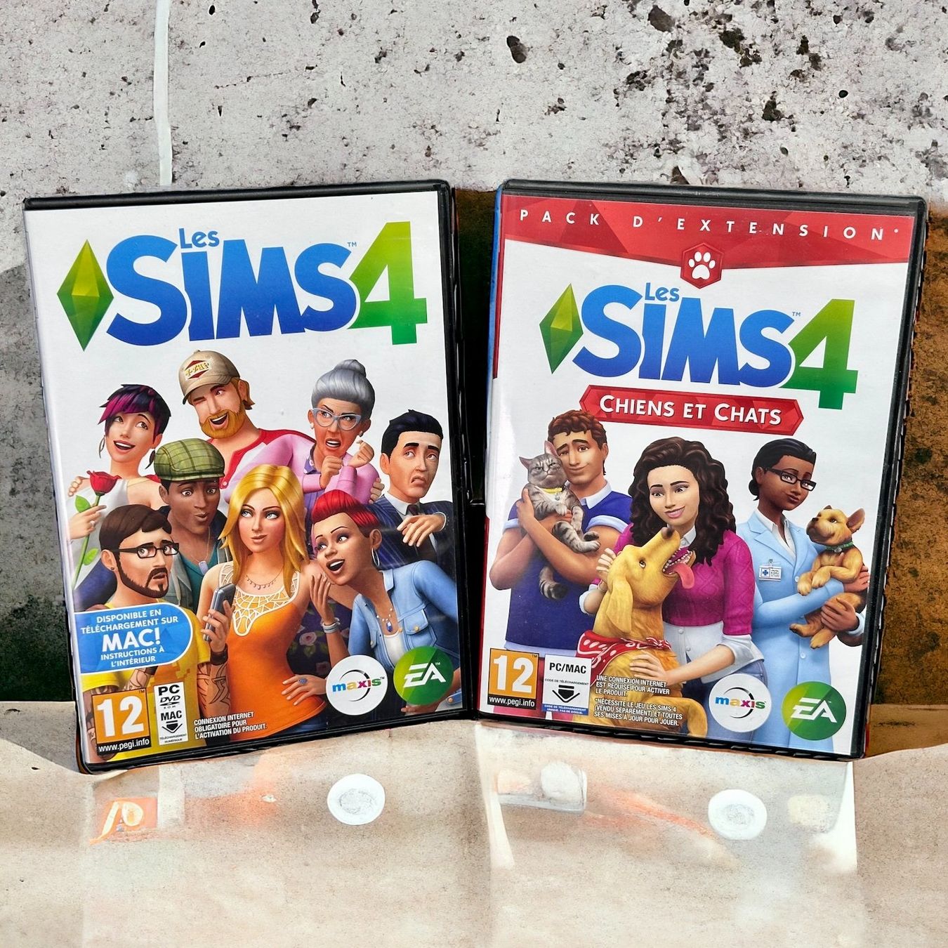 Microsoft Giochi: SIMS 4 + SIMS 4 Chiens et Chats jeux PC – Usato da Morges venduto da vintiques