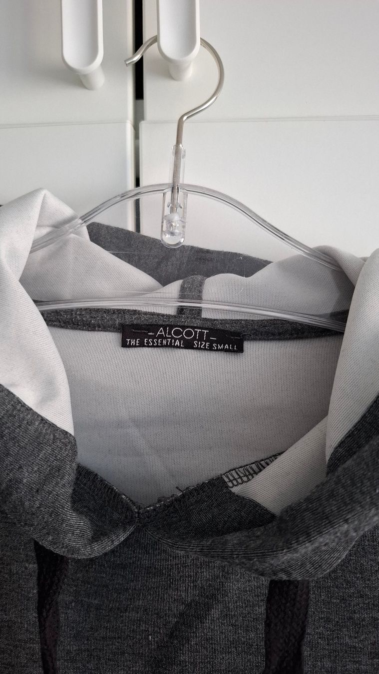 Maglioni & Felpe: Hoodie - Grösse S – Usato da Rickenbach b. Wil venduto da Beautiful.Things 2